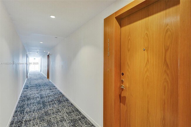 Building Photo - 401 N Birch Rd