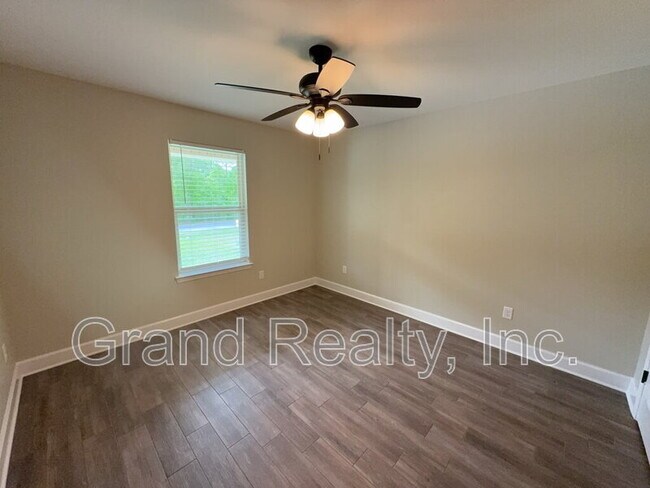 Building Photo - 7230 Par Ln