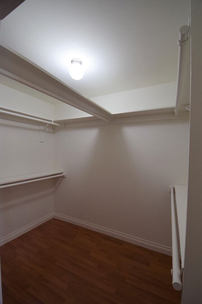 Building Photo - 12142-50