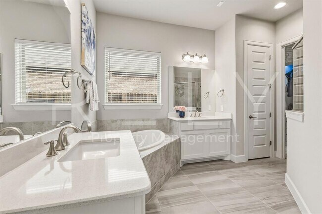 Building Photo - 240 Cross Timbers Dr