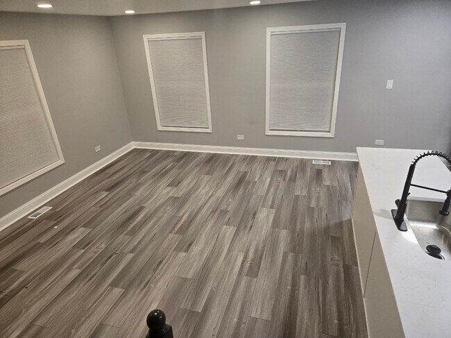 Building Photo - 456 W Inverrary Ln