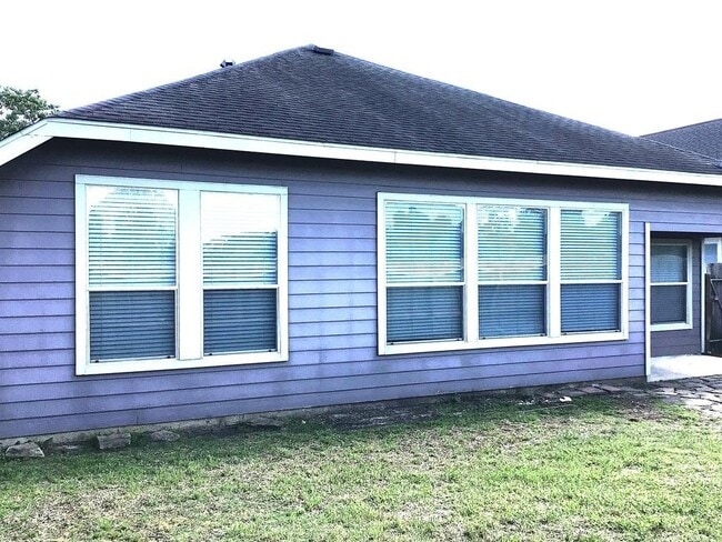 Building Photo - 12718 Benton Park Ln