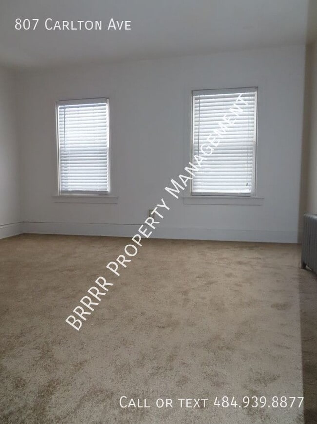 Building Photo - 807 Carlton Ave