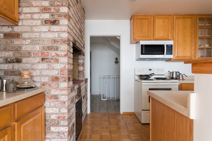 Building Photo - 2117 14th Ave