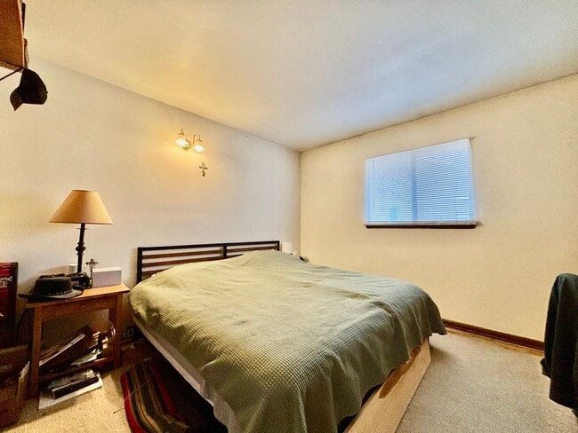 Building Photo - Wonderful 2-Bed, 1-Bath Duplex Unit in Fort Collins, CO!