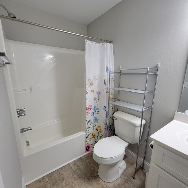 Building Photo - 27 Patrick Dr