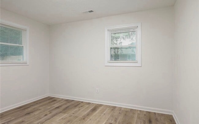Building Photo - 3202 Periwinkle Dr