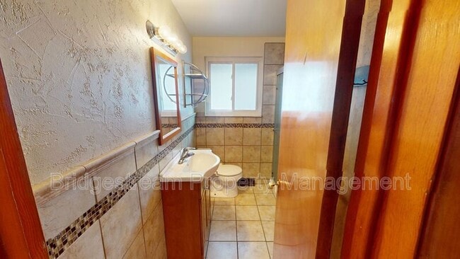 Building Photo - 1307 Heatherdale Ave