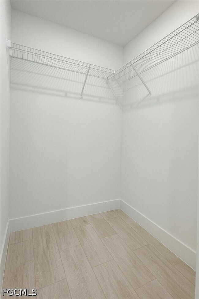 Building Photo - 402 NE 31st Terrace