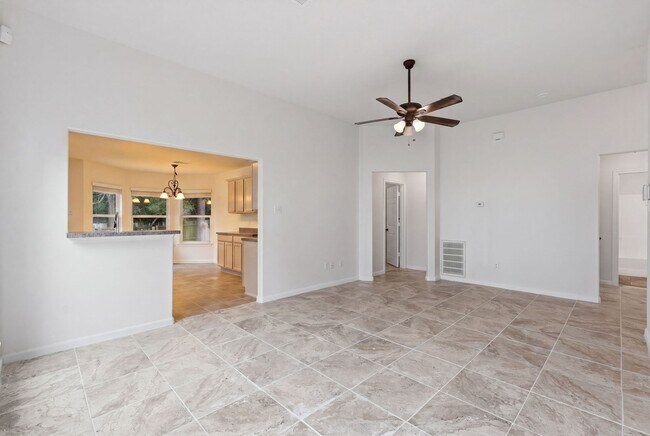 Building Photo - 1004 Oak Glen Dr