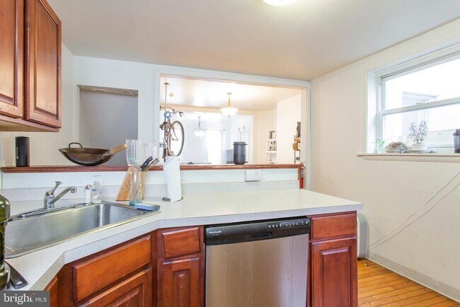 Building Photo - 3942 Delancey St