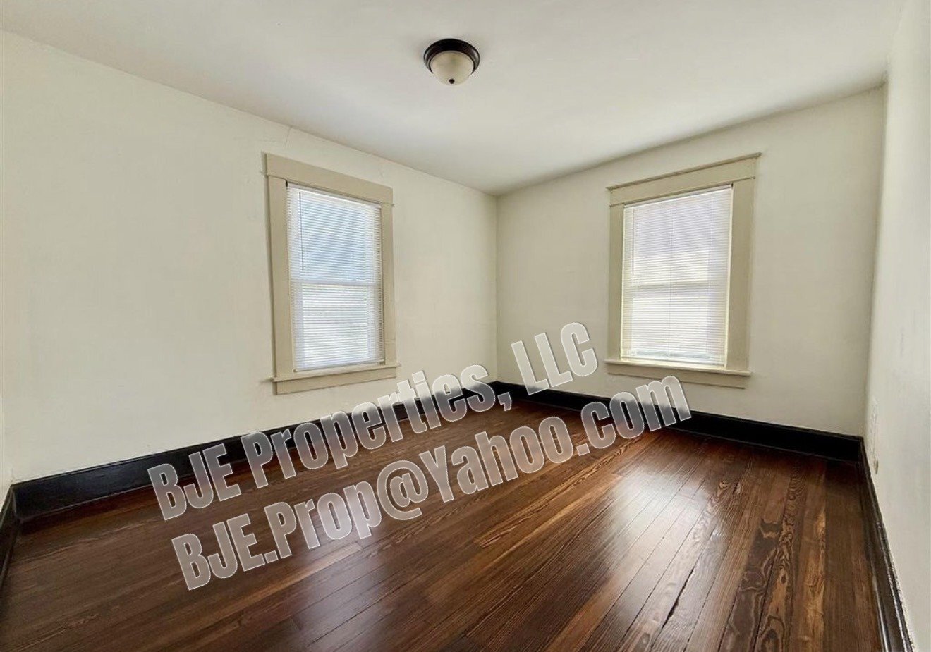 Building Photo - 930 8th Ave