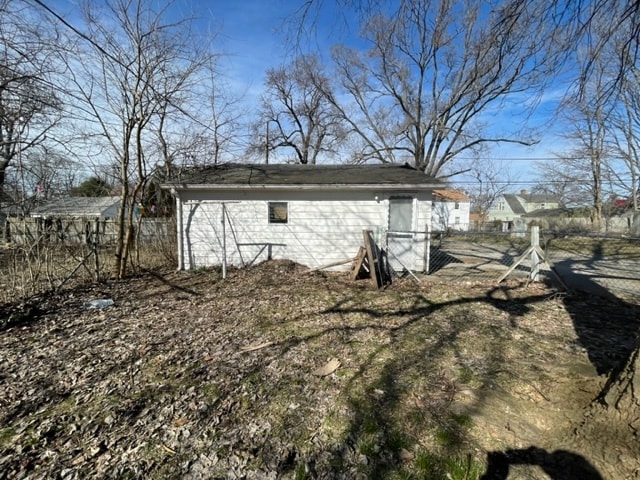 Building Photo - 1353 E Dayton St