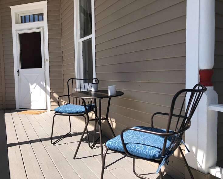 Front porch with bistro set - 124 S 5th St