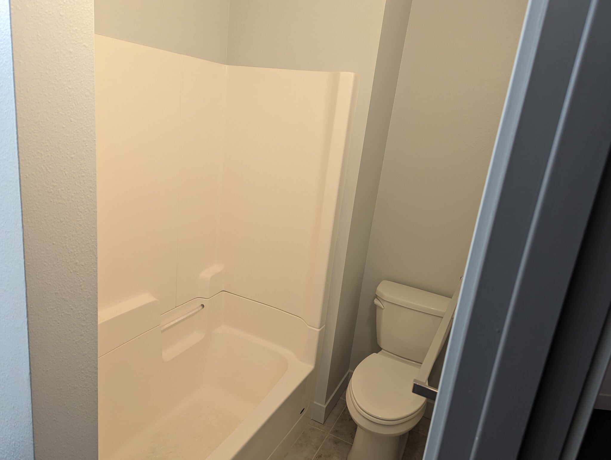 Building Photo - 207 3rd St S