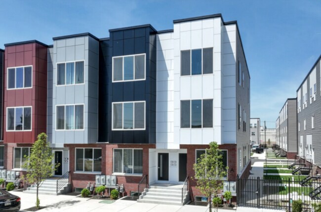 Building Photo - 2500 E Tioga St