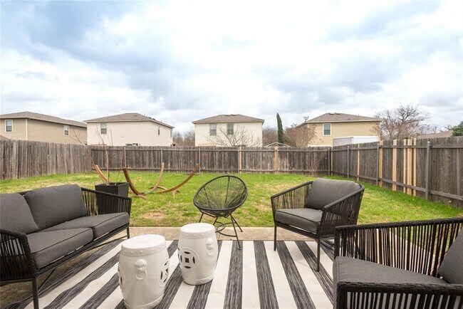 Building Photo - 5511 Apple Orchard Ln