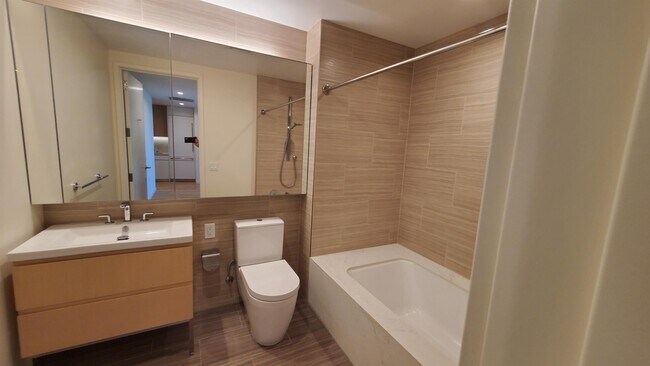 Building Photo - 877 Francisco St