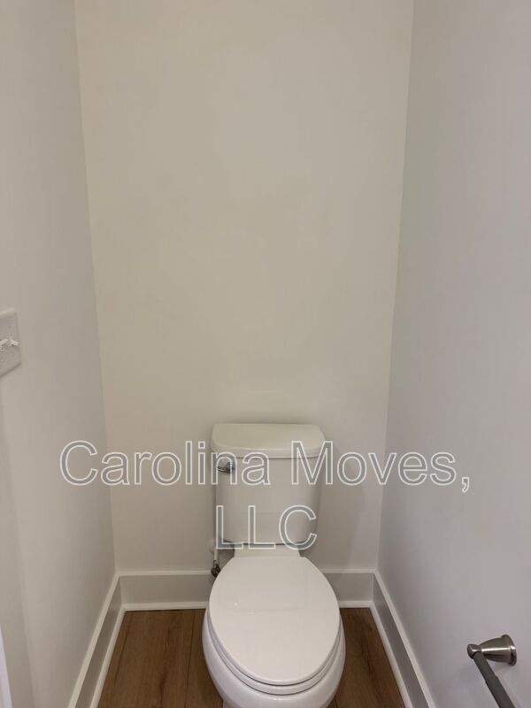 Building Photo - 508 Round Rock Wy