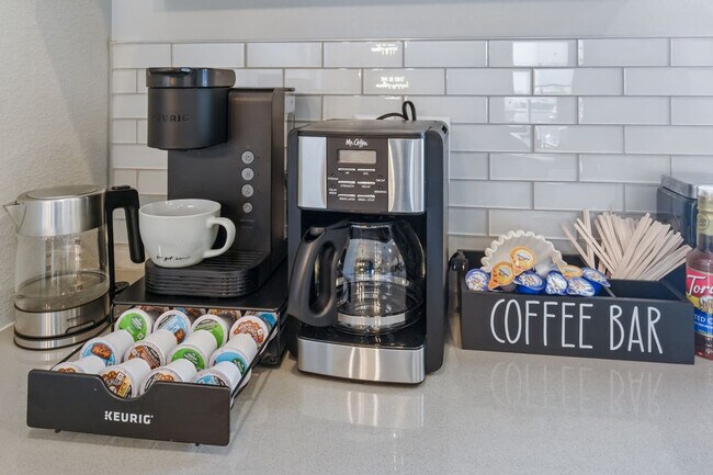 Building Photo - 6029 Benton St