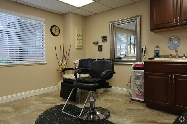 Sierra Regency Senior Living Roseville, CA Apartment
