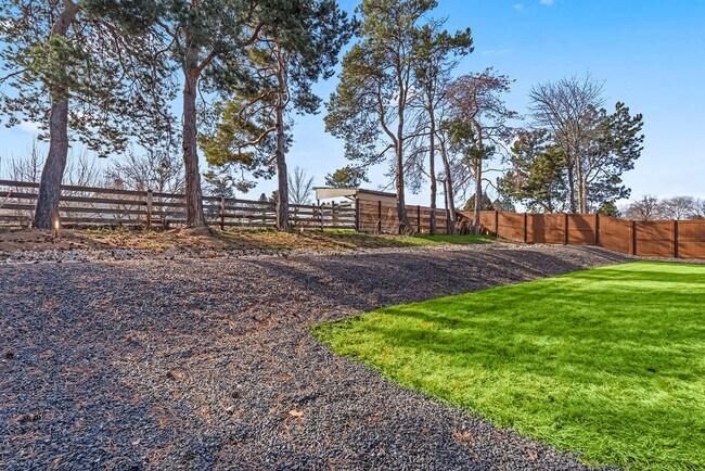 Building Photo - 10053 W Lyrical Dr