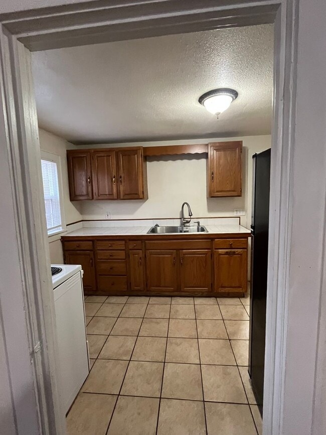 Building Photo - Charming 2-bedroom, 1-bathroom in Downtown Albany!