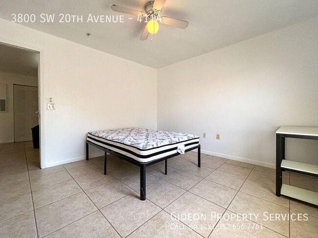 Building Photo - 3800 SW 20th Ave