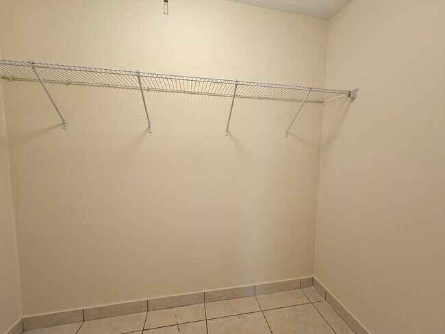 Building Photo - 5836 S 37th Ct