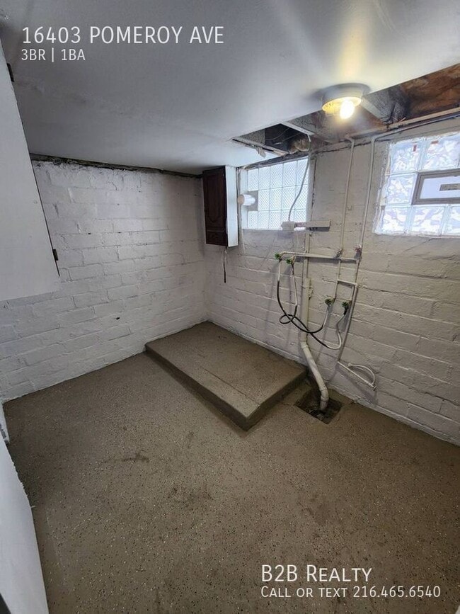 Building Photo - 16403 Pomeroy Ave