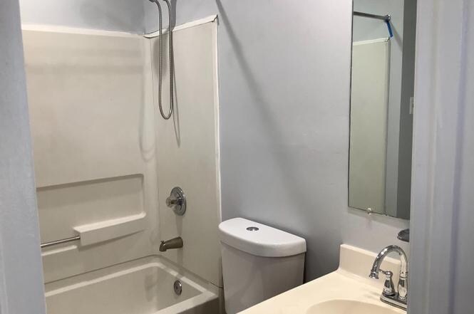 Building Photo - 659 Realm Ct W