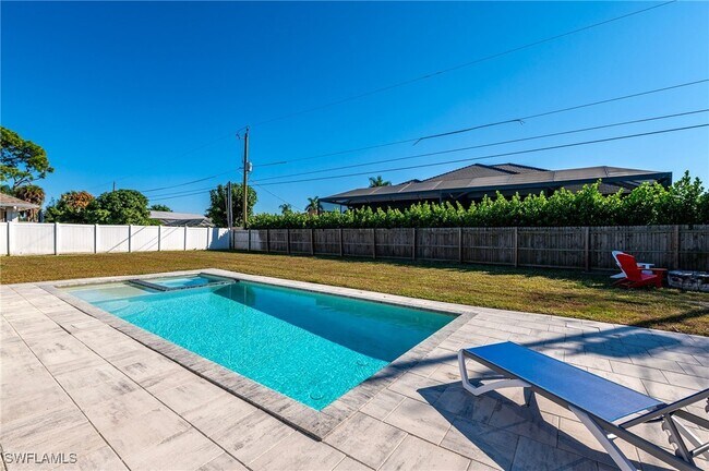 Building Photo - 714 105th Ave N