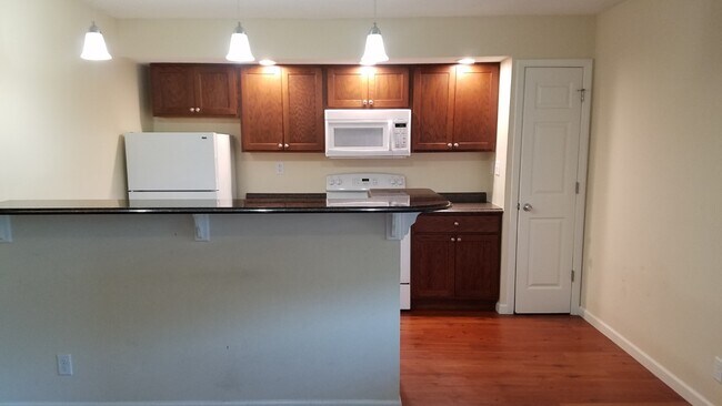 Building Photo - Sonny Lane