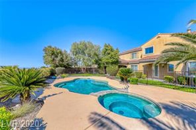 Building Photo - Madera Canyon 4 Bedroom w/ Pool