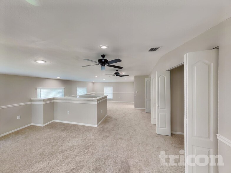 Building Photo - 3012 Forest Hammock Dr