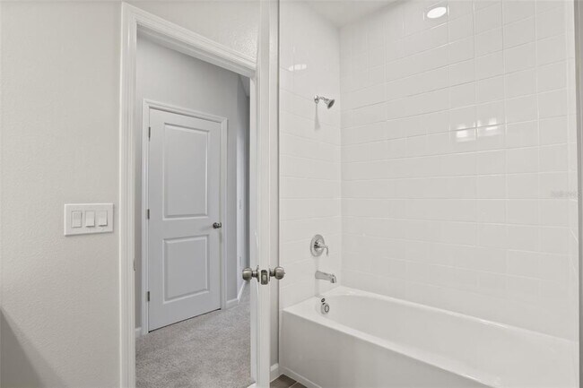 Building Photo - 1394 Mount Royal Dr