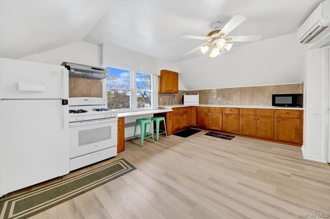 Building Photo - 169 Old Mamaroneck Rd