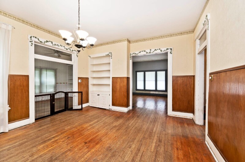 Building Photo - 269 N Vine St