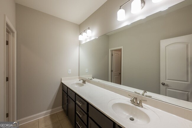Building Photo - 921 Hickory Leaf Ct SE
