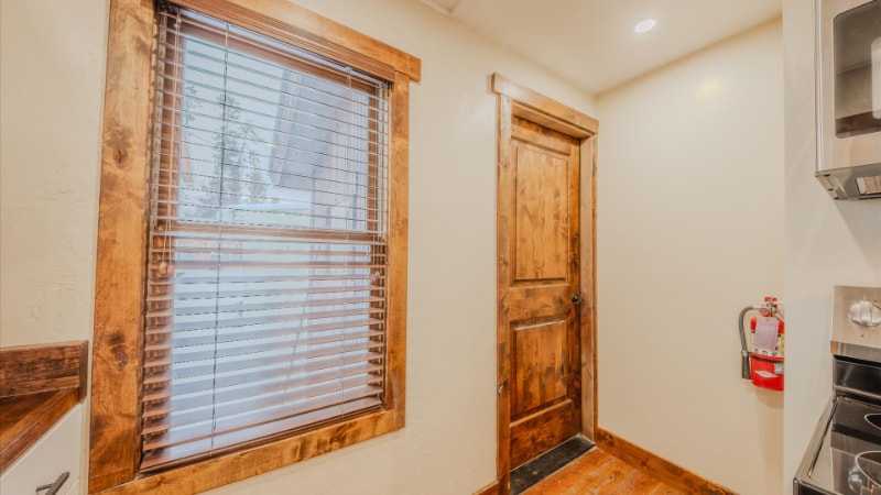 Building Photo - 916 2nd St