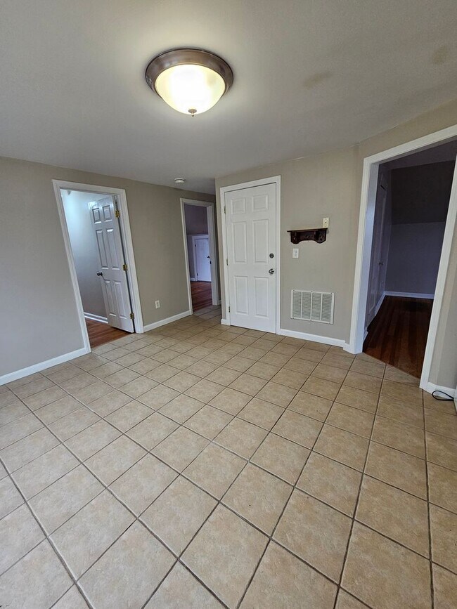 Building Photo - 76 Congress St