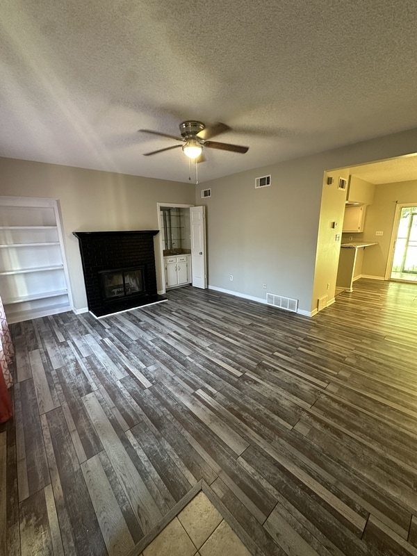 Building Photo - 3777 Deer Forest Dr