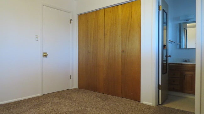 Building Photo - 5503 6th Ave S