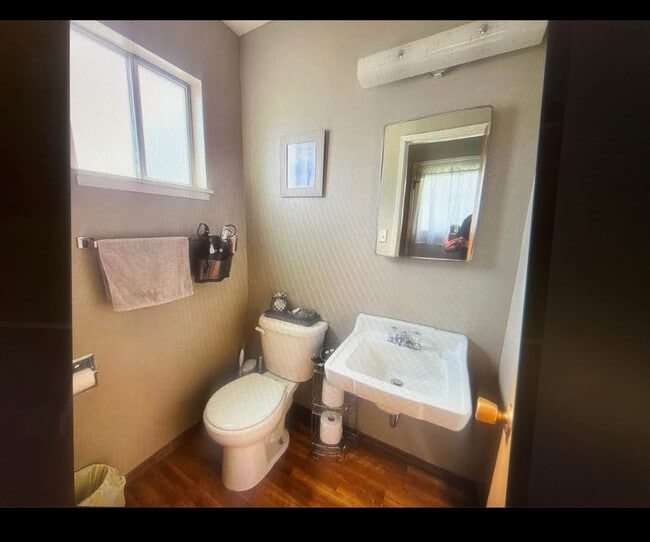 Primary Photo - 1103 Carriage Square Dr