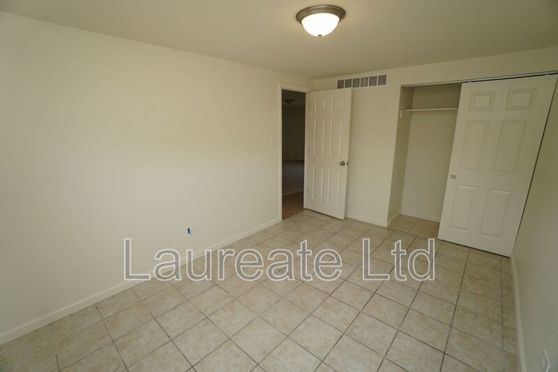 Building Photo - 1118 Rosemary St