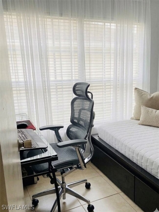 Building Photo - 150 Santa Clara Dr