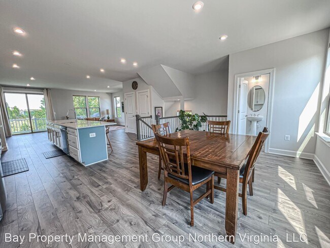 Building Photo - 3 br, 3.5 bath House - 10605 Speiden Trail
