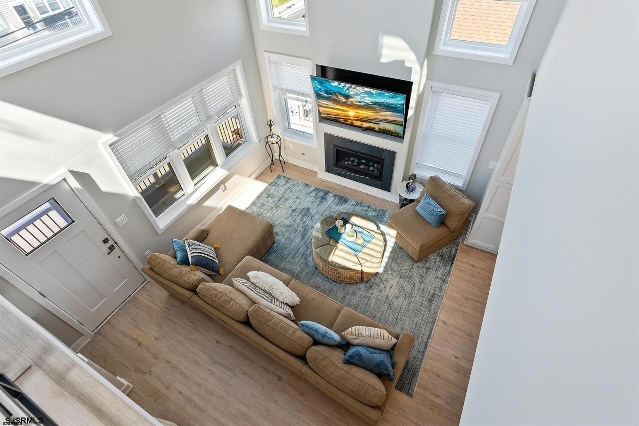 Building Photo - 21 N Wyoming Ave