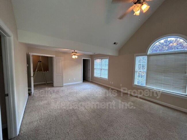 Building Photo - 4540 Pebble Lake Dr