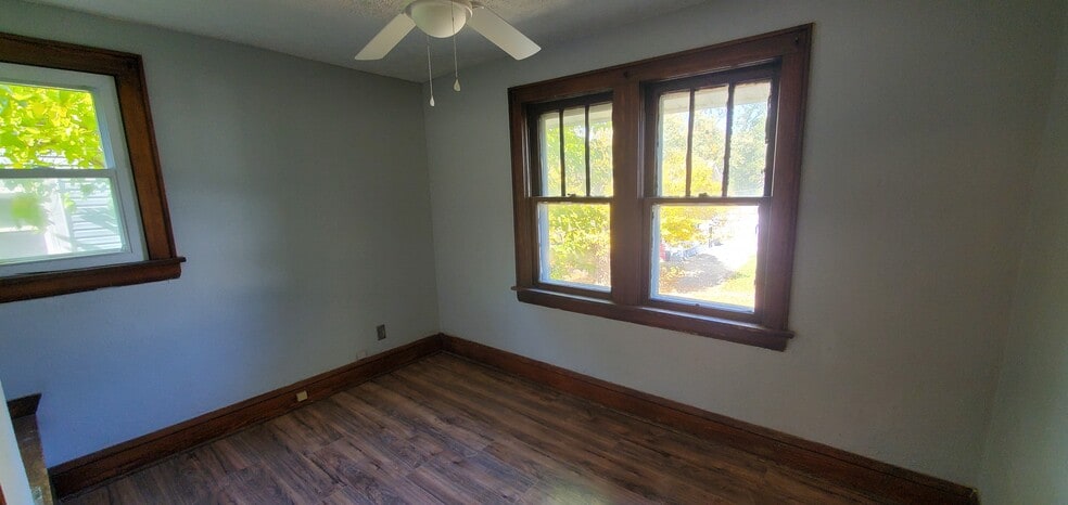 Building Photo - 710 Morgan Ave